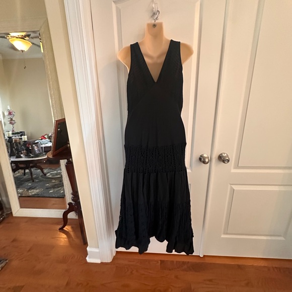 V Cristina maxi dress featuring a deep V-neckline and crochet lace detailing - Picture 8 of 9